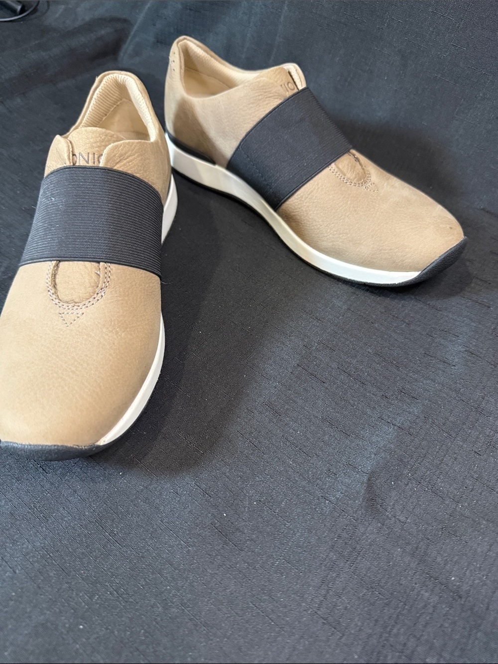 Vionic Women’s Slip-On Sneakers in Tan with Black Strap Size 8 NWOB